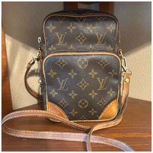 Authentic Louis Vuitton Vintage Monogram Amazon Crossbody